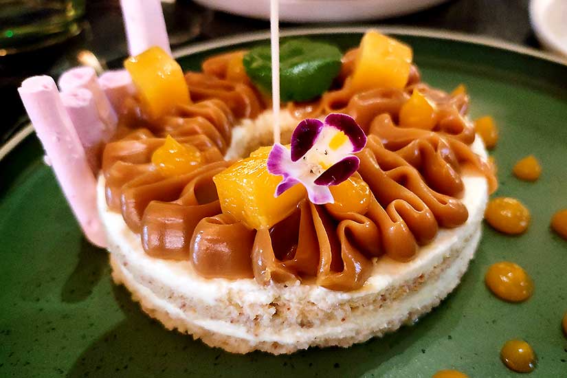top-25-restaurants-bangkok-guilty-churros-de-naranjas-at-anantara-siam-bangkok