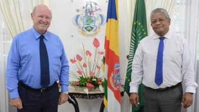 Seychelles-President-Receives-Mr-Alain-St-Ange-at-State-House-TRAVELINDEX-500x290.jpg