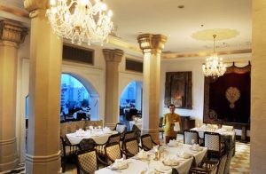 rembrandt-bangkok-hotel-rang-mahal-top-indian-cuisine-300x196.jpg